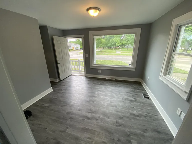1804 Brown St — Photo 2