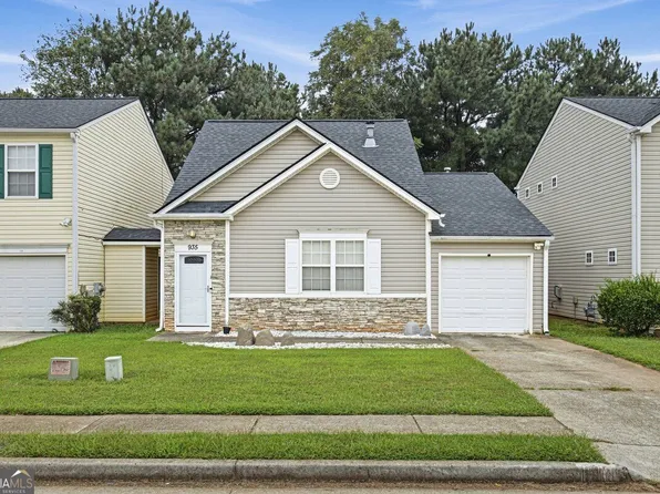 935 Lakeside Cir, Covington, GA 30016