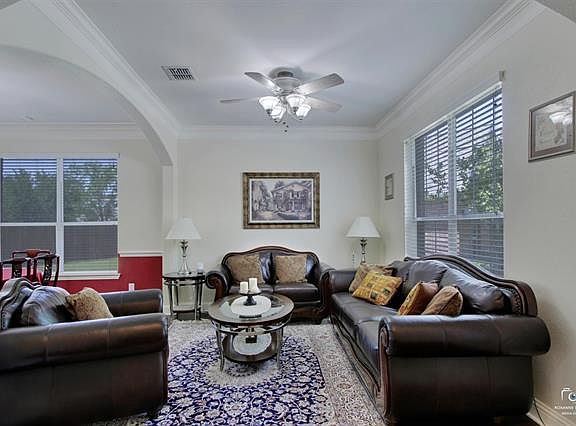 4th image of 3703 Capitol Ln