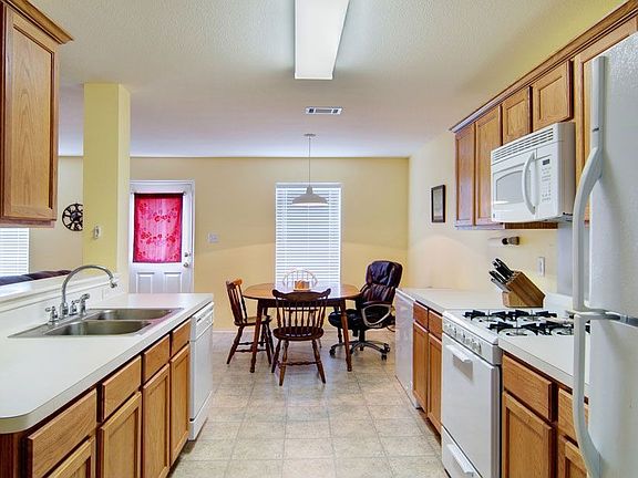 2nd image of 15206 Faircrest Dr
