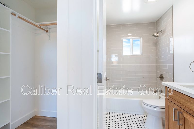 1st image of 478 N Pine St