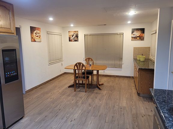 4th image of 27 Sunnyslope Ave
