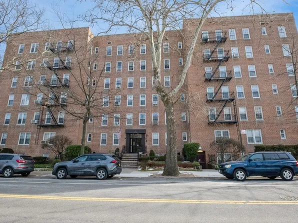 6665 Colonial Road image 2 of 24