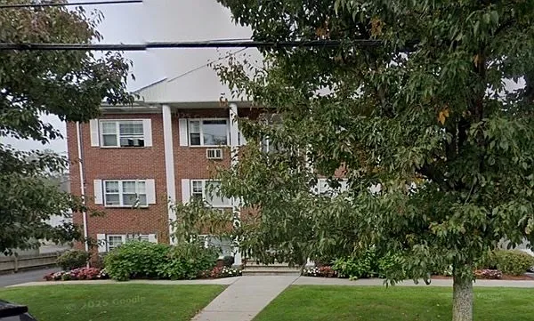 924 Main St #21