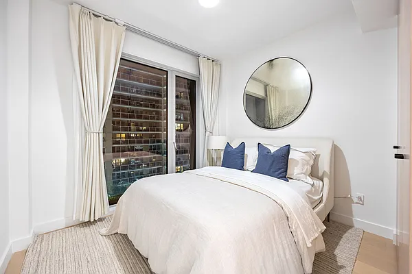 Bedroom, photo 1