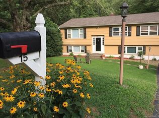 15 Haverhill Dr, Shelton, CT 06484