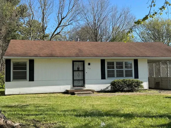 142 Iroquois Dr, Paducah, KY 42001