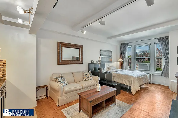 Rented by Barkoff Residential  | media 3