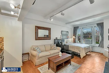 Rented by Barkoff Residential 