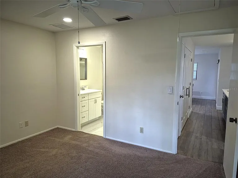 160 Joanne Pl — Photo 26