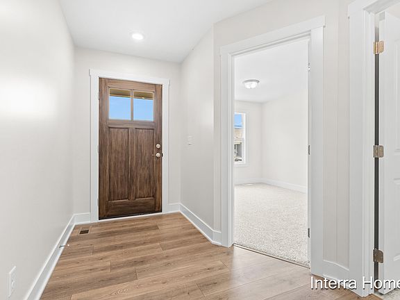 2nd image of 1571 N Village Cir