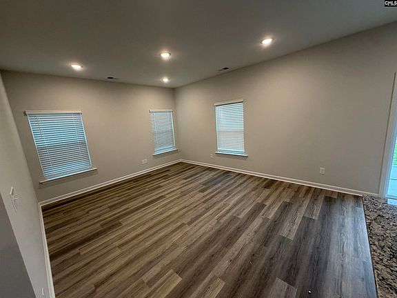 5th image of 176 Laurinton Farms Dr