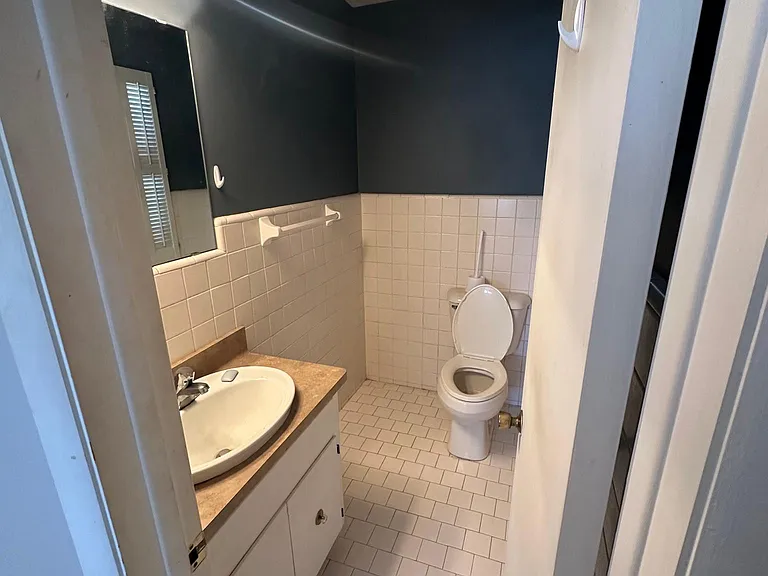 4016 N Larkin St — Photo 11