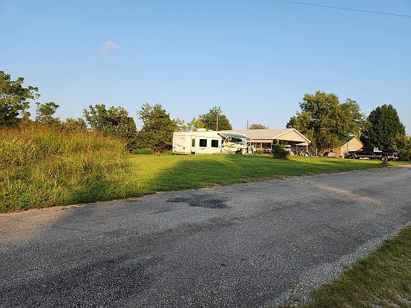 2nd image of 104 Orchid Dr