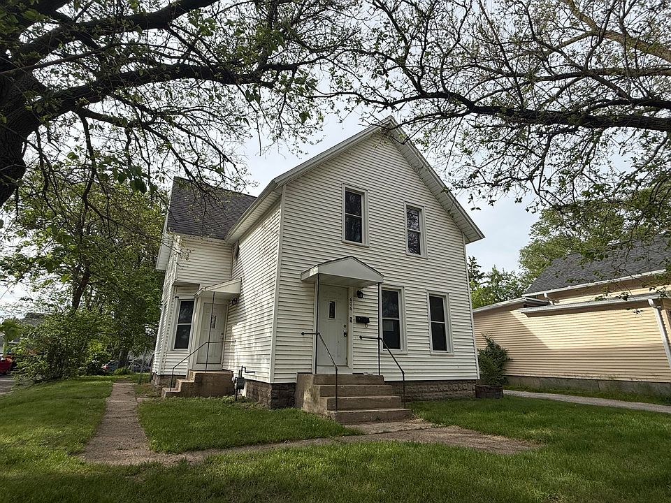 1st image of 606 Main St