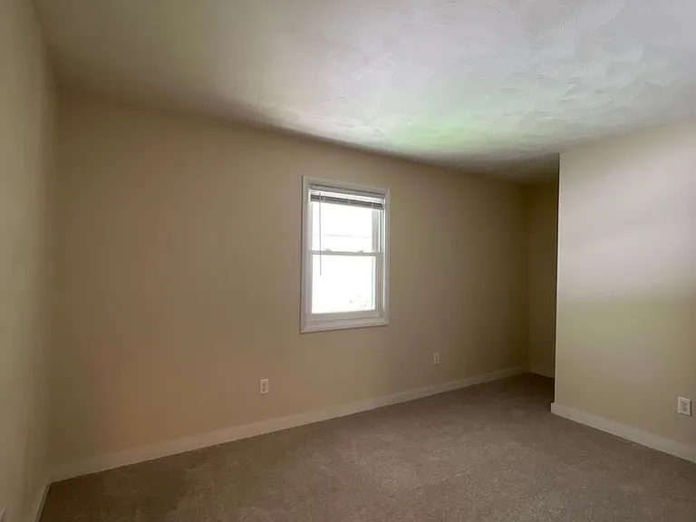 704 Torrey Ln — Photo 13