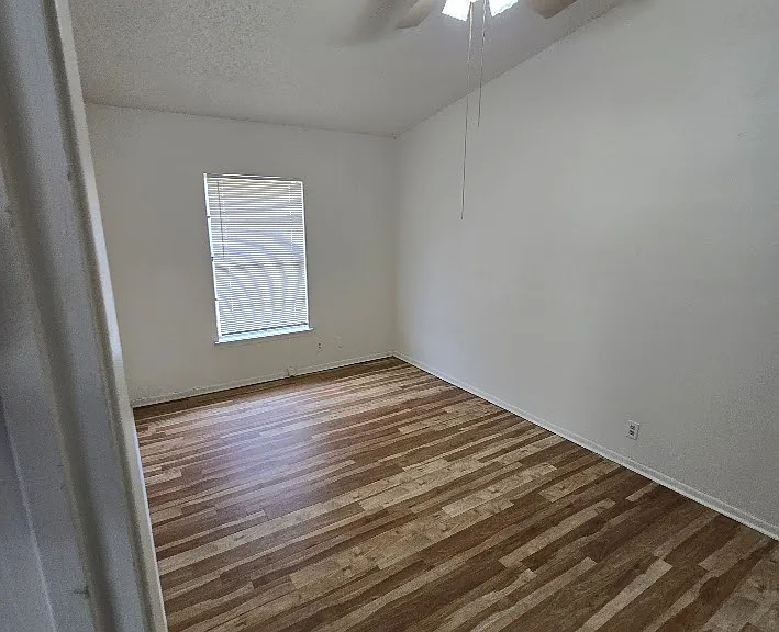 7906 Falcon Ridge Dr — Photo 12