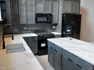 2870 N Milwaukee Ave #1R, Chicago, IL 60618