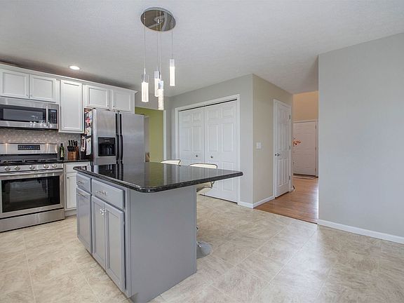 5th image of 51435 Waywood Ct