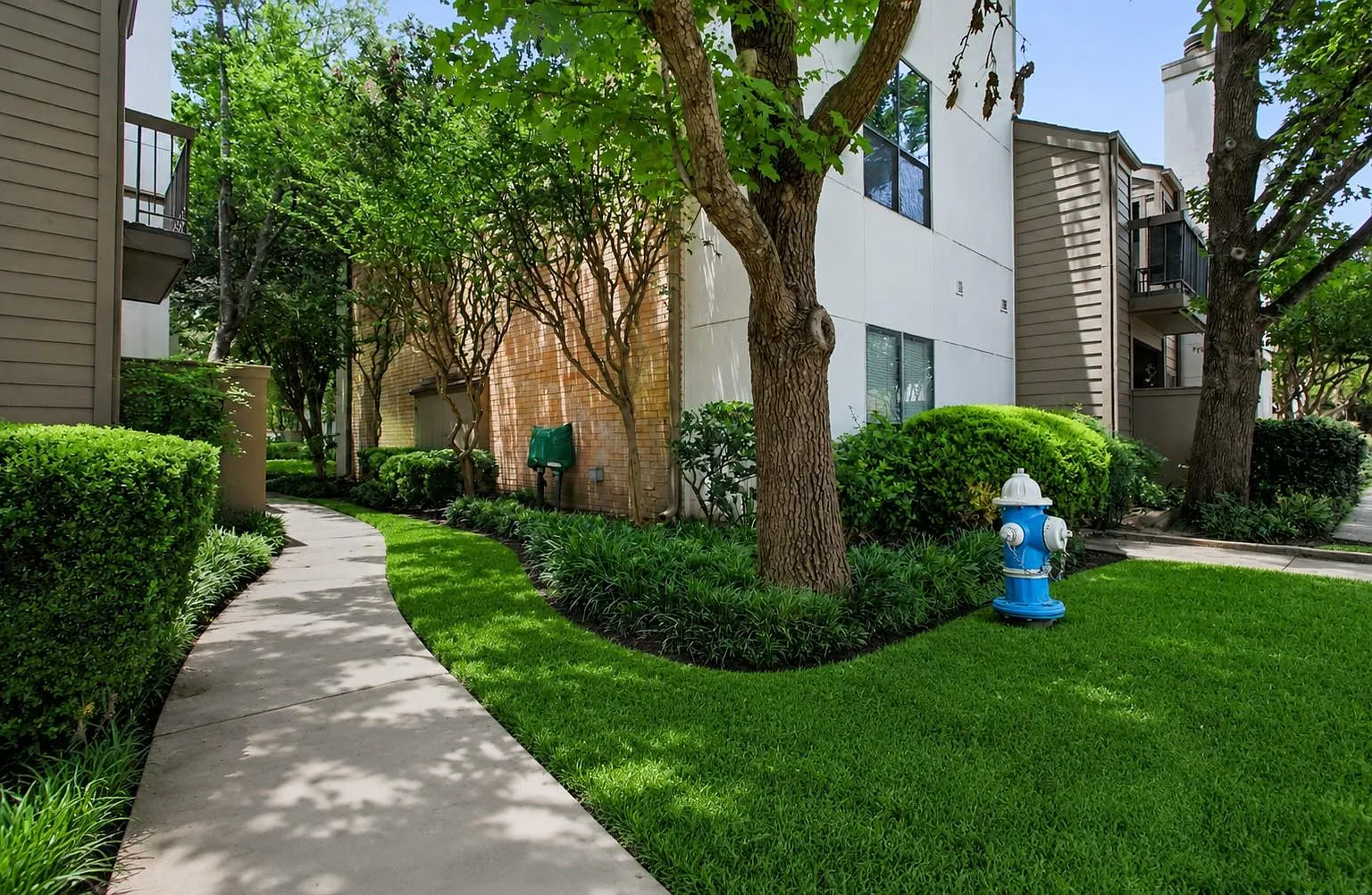2 bed, 2.0 bath, 1123 sqft, $1,200 — Photo 1