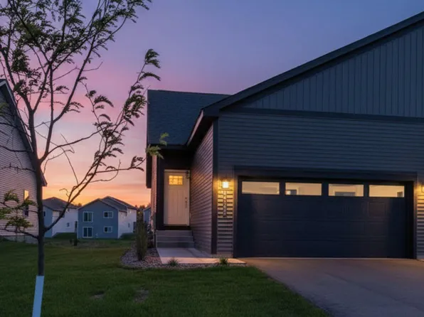 39793 Fallbrook Ave, North Branch, MN 55056