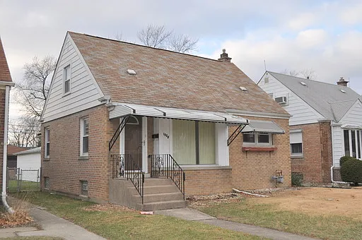 1530 Kenilworth Dr photo 1