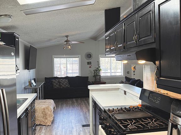 3rd image of 699 W Big Mountain Dr #114