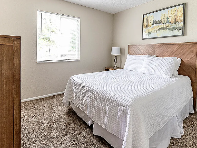Crossroads Village Apartments — Photo 25