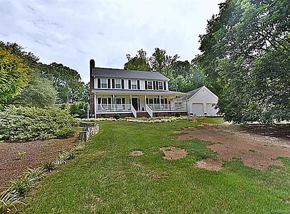 2nd image of 2022 Surrey Ln