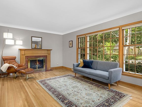 2nd image of 2126 Scheffer Ave