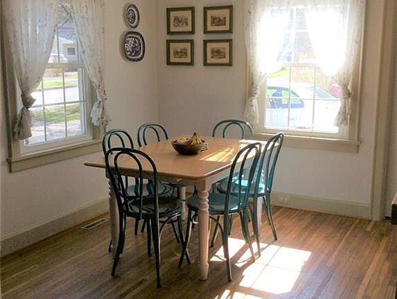 4th image of 228 W Gibson St