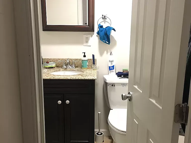 1533 Green St #1R — Photo 6
