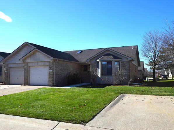 57211 White Oaks Dr, Washington, MI 48094