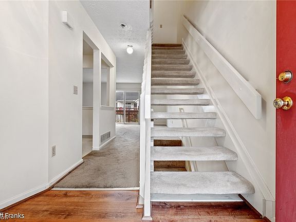 4th image of 673 Hickory Grove Ct