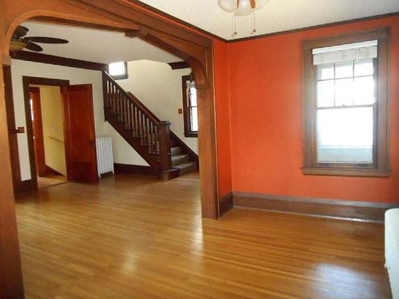 4th image of 1118 Edmund Ave