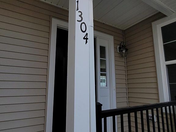 2nd image of 1304 Lexington Mews #1304