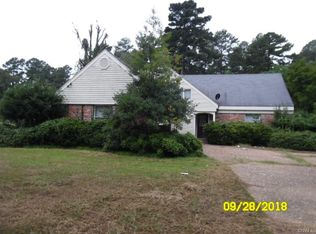 1001 Herrington Dr, Springhill, LA 71075