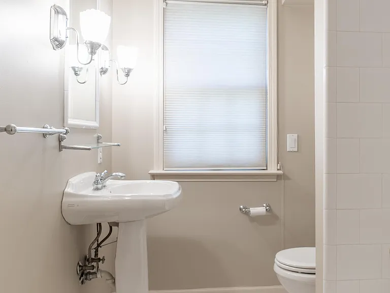 1688 Northlawn Blvd — Photo 18