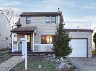 184 Saint Marks Ave, Freeport, NY