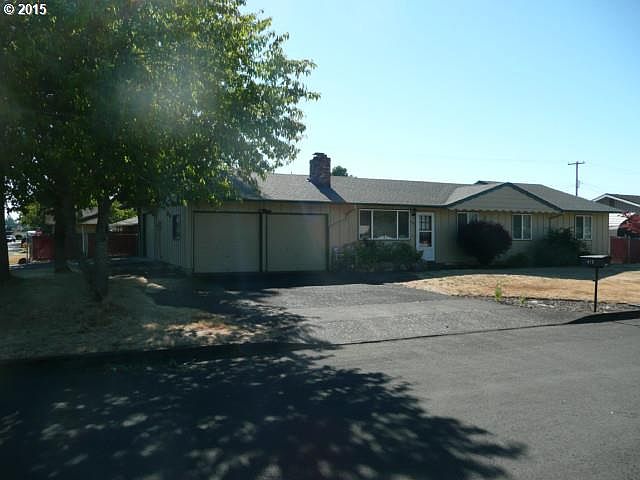 1st image of 419 N Knoxville Way