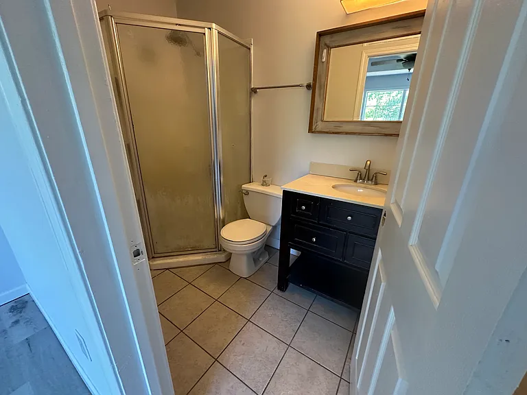 1213 Leslie Ct — Photo 7