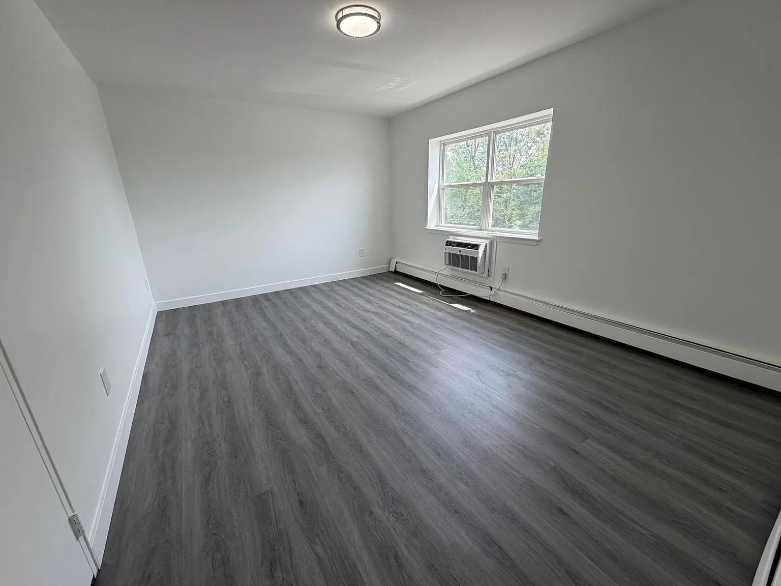 1 bed, 650 sqft, $2,150 — Photo 2