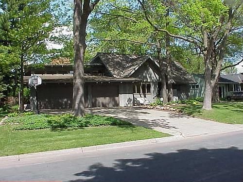 1st image of 2206 Caroline Ln