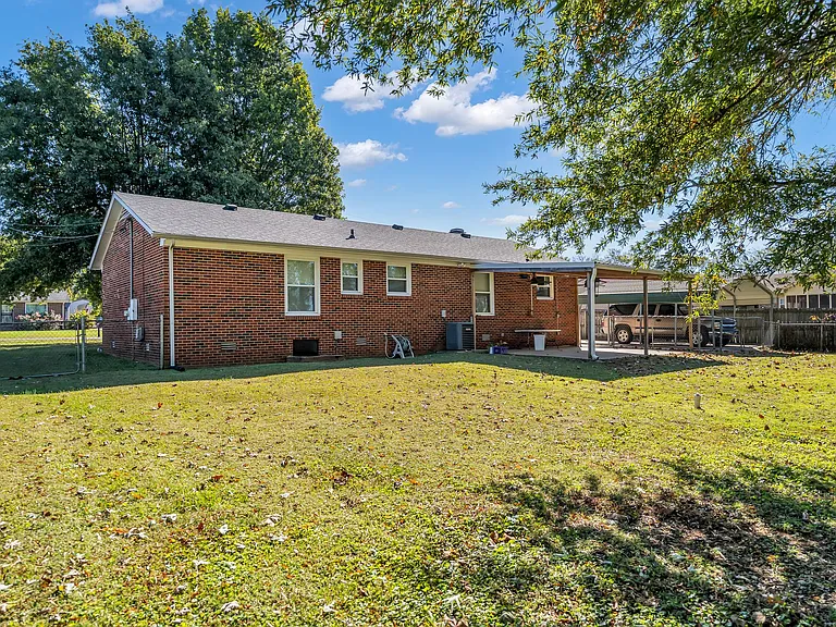 3811 Acorn Ave — Photo 23