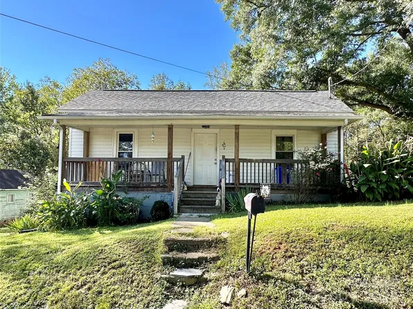 1488 2nd Street Dr SW, Hickory, NC 28602