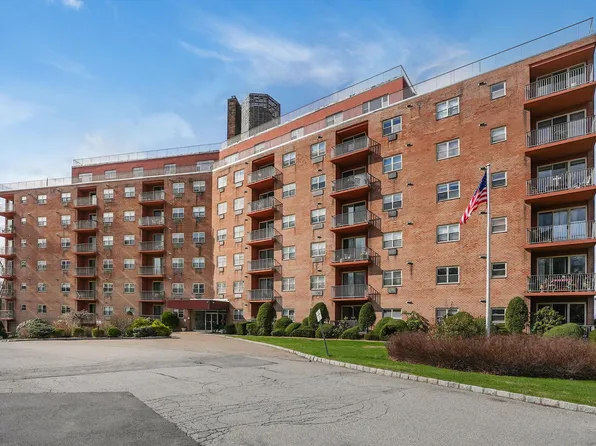 1 Lakeview Drive #1-R, Peekskill, NY 10566