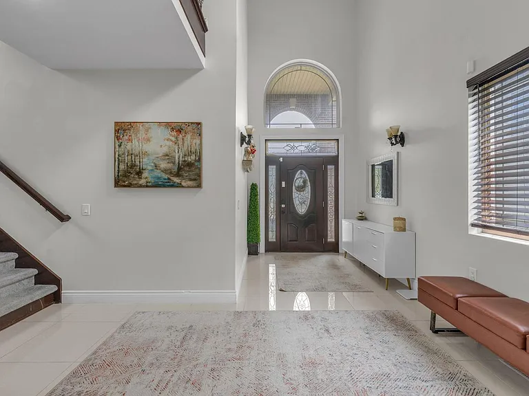 5977 Nightingale St — Photo 4
