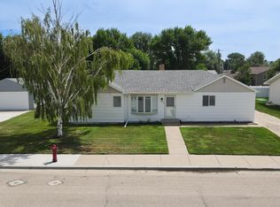 2030 6th Ave E, Williston, ND 58801