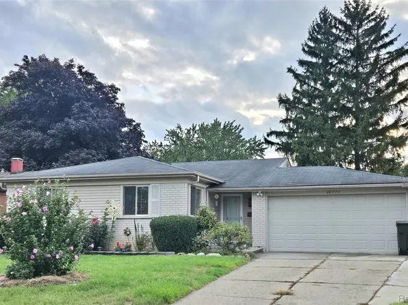 38775 Littlefield Dr, Sterling Heights, MI 48312