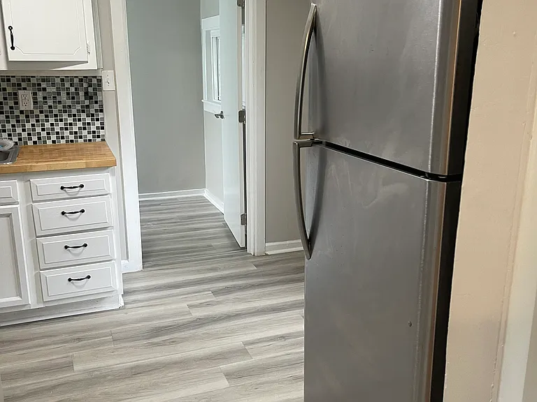 105 Brown Dr — Photo 8